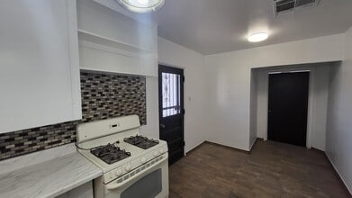 906 Driver Cir in El Paso, TX - Building Photo - Building Photo