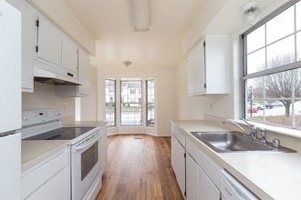 8852 Green Needle Dr in Nottingham, MD - Building Photo - Building Photo