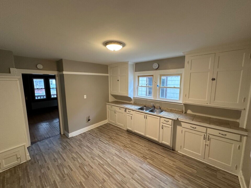 2521 W Hadley St in Milwaukee, WI - Building Photo