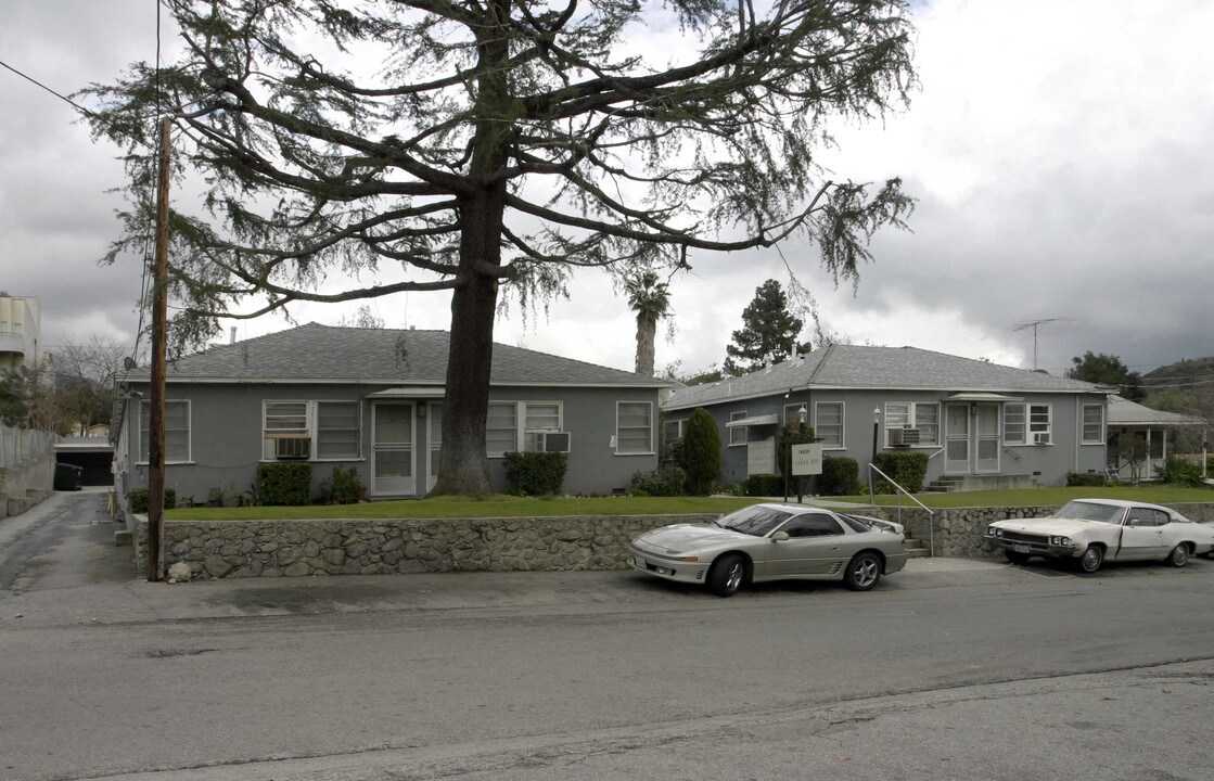 Samoa Court Apartments in Tujunga, CA - Building Photo