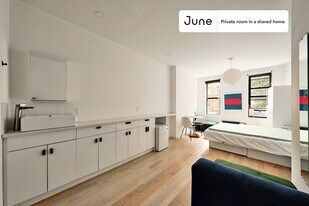 Room in Shared 3 bed/3 bath home, Unit C in Queens, NY - Building Photo