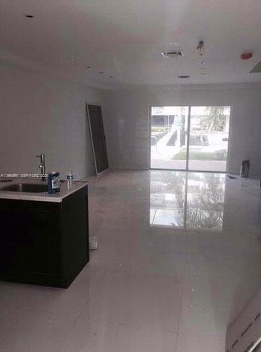 16529 NE 26th Ave in North Miami Beach, FL - Building Photo - Building Photo