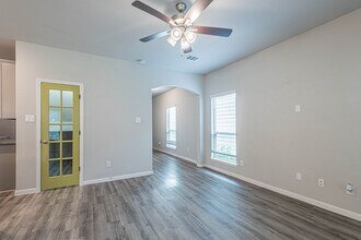 165 Camelot Pl Ct in Conroe, TX - Building Photo - Building Photo