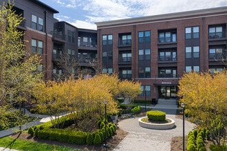 Apartments at the Yard: Brooks in Grandview Heights, OH - Foto de edificio - Building Photo