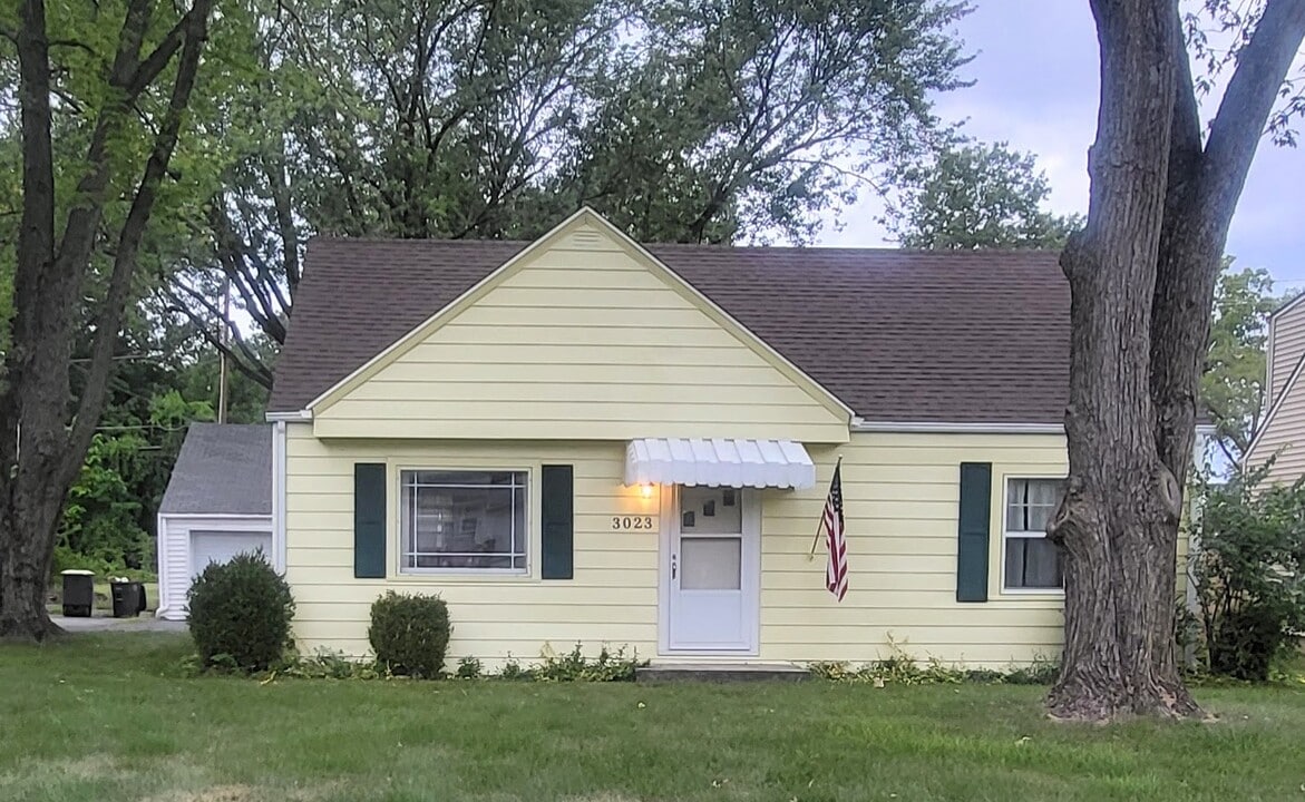 3023 Hobson Rd in Fort Wayne, IN - Building Photo