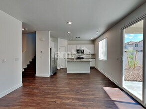 6619 S 42nd Dr in Phoenix, AZ - Foto de edificio - Building Photo