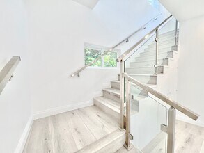2041 Linnington Ave in Los Angeles, CA - Building Photo - Building Photo
