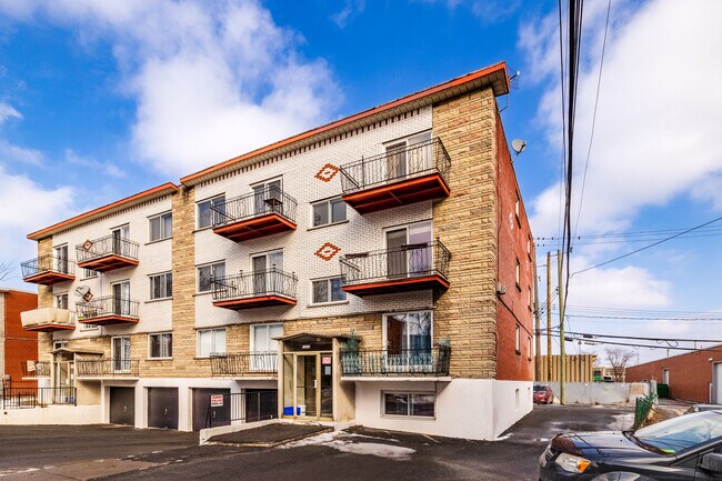 11415 Allard Av in Montréal, QC - Building Photo - Primary Photo