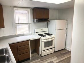 713 E Michigan St, Unit 713 E Michigan st in Adrian, MI - Foto de edificio - Building Photo