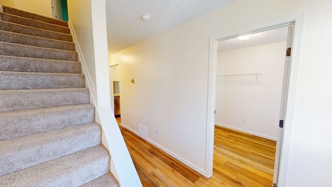 4652 Shalers Dr in Columbus, OH - Building Photo - Building Photo