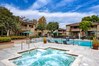 Pheasant Ridge in Rowland Heights, CA - Foto de edificio - Interior Photo