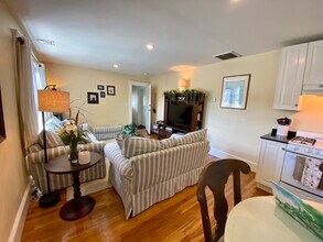 38 Grossman St in Quincy, MA - Building Photo - Building Photo