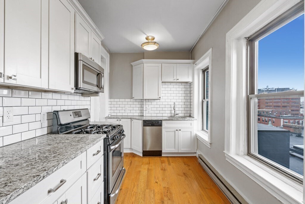 855 Beacon St in Boston, MA - Building Photo