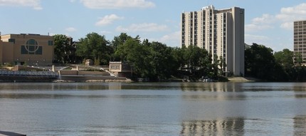 Skyrise Apartments in Rockford, IL - Building Photo - Building Photo