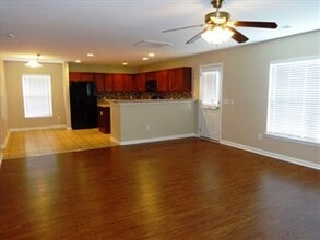 406 Crystal Oaks Ln in Moncks Corner, SC - Building Photo - Building Photo