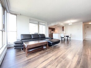 6191 Buswell St in Richmond, BC - Building Photo - Building Photo