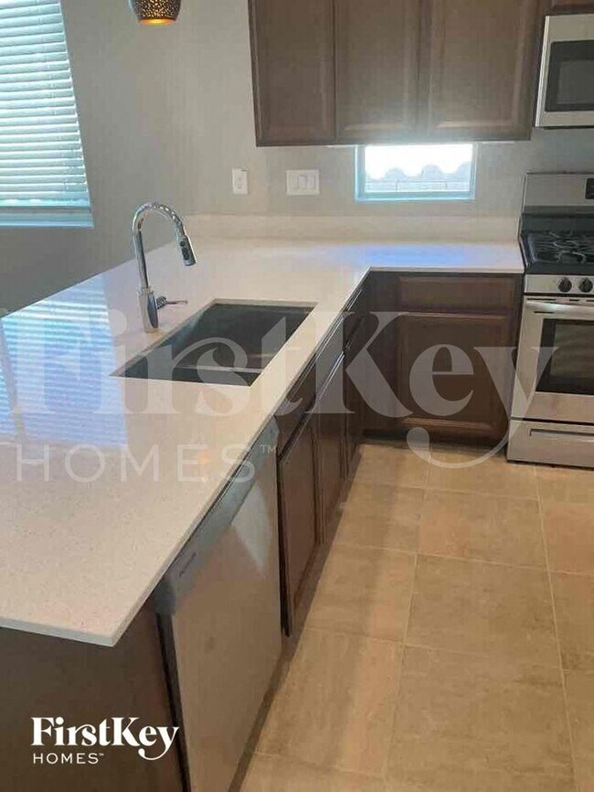 18816 W Canterbury Dr in Surprise, AZ - Foto de edificio - Building Photo