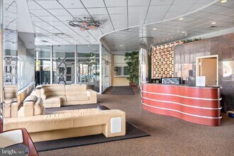 1100 Vine St-Unit -611 in Philadelphia, PA - Building Photo - Building Photo