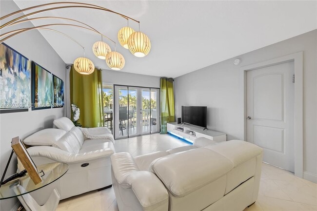 property at 470 Paradise Isle Blvd
