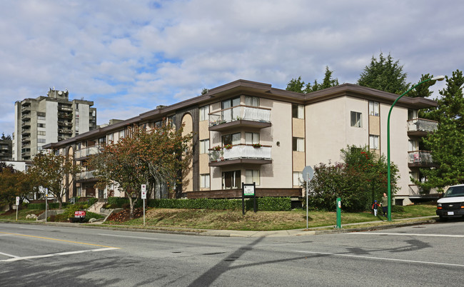 4275 Imperial in Burnaby, BC - Building Photo - Building Photo