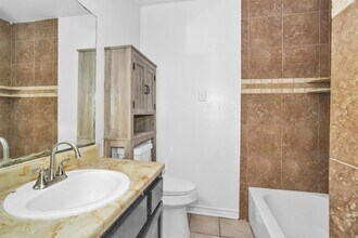 1035 Lovett St in Tomball, TX - Building Photo - Building Photo