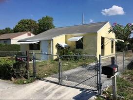 522 W 2nd St in West Palm Beach, FL - Building Photo