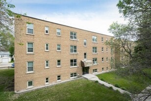 93-93 Eugenie St in Winnipeg, MB - Building Photo