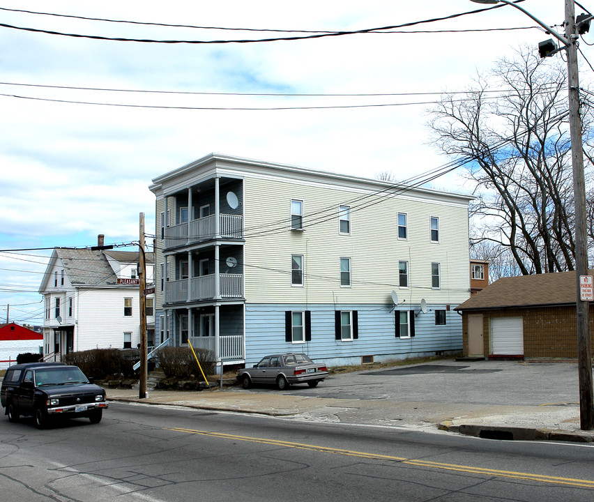 262-264 S Main St in Woonsocket, RI - Foto de edificio