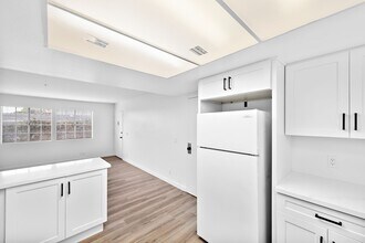 211 Avenida Miramar in San Clemente, CA - Building Photo - Building Photo