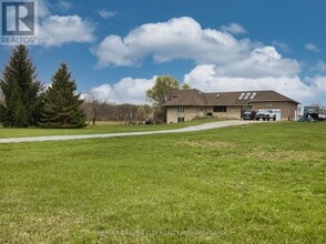 33260 Pettit Rd in Wainfleet, ON - Building Photo - Building Photo