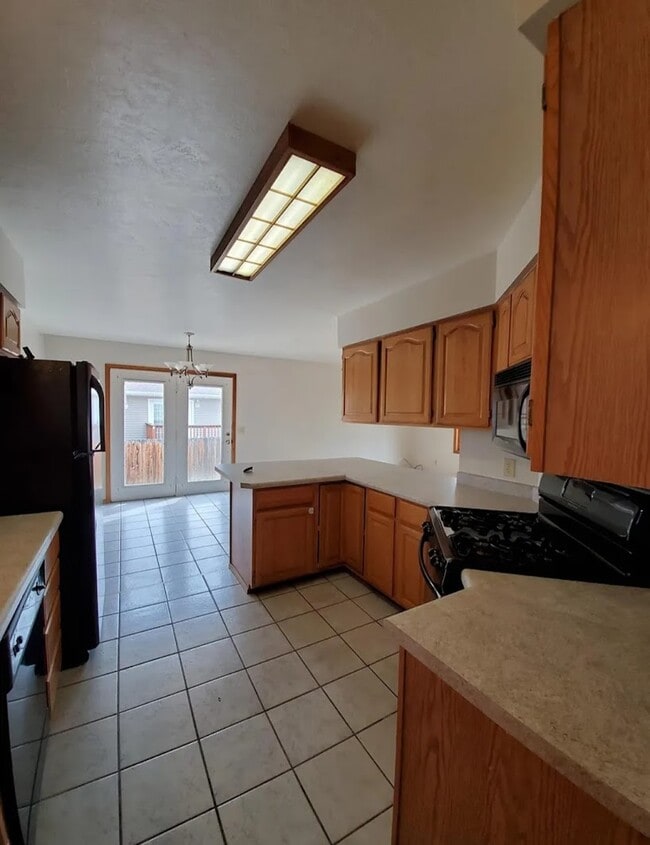 816 Burr Dr in Rock Springs, WY - Foto de edificio - Building Photo
