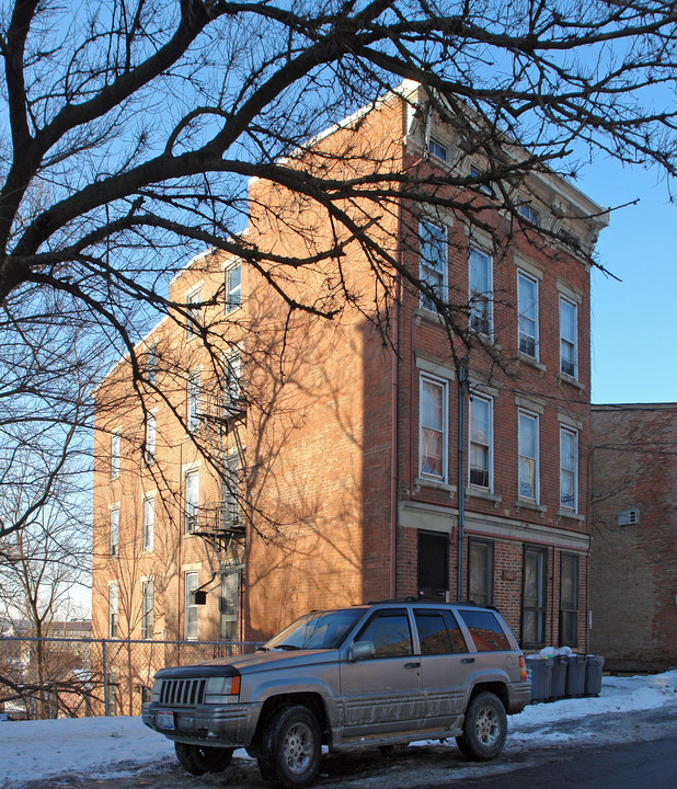 451 W McMicken Ave in Cincinnati, OH - Building Photo