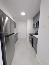 301 SW 86th Ave in Pembroke Pines, FL - Building Photo - Building Photo