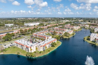 Sunrise Lakes Condominiums Phase One in Sunrise, FL - Building Photo - Building Photo