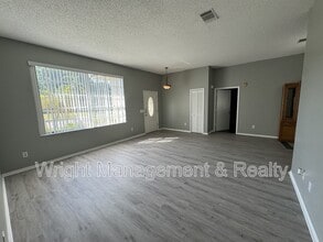 12034 Stone Crossing Cir in Tampa, FL - Building Photo - Building Photo
