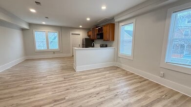 1024 W 8th St, Unit 3 in Wilmington, DE - Building Photo - Building Photo