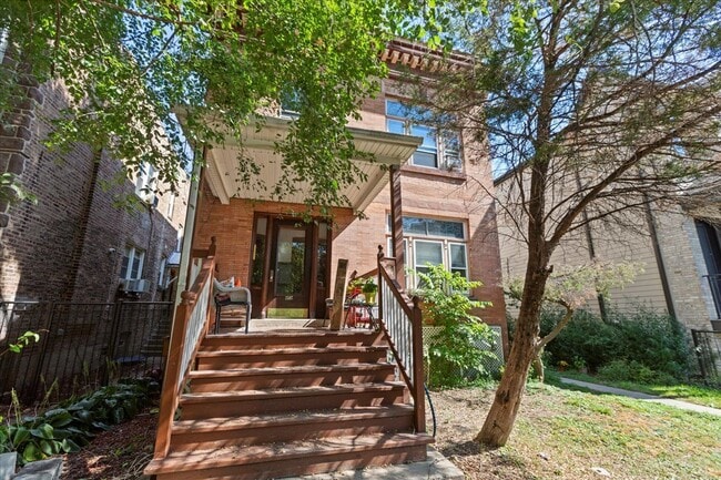 property at 2507 N Sawyer Ave