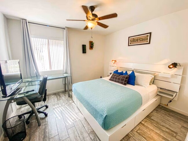 property at 1215 E Lemon St