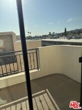 4724 Kester Ave in Los Angeles, CA - Building Photo - Building Photo