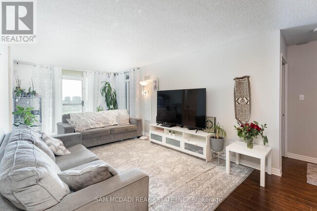 156-1156 Enfield Pl in Mississauga, ON - Building Photo - Building Photo
