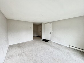 196 Swanson Rd in Boxborough, MA - Building Photo - Building Photo