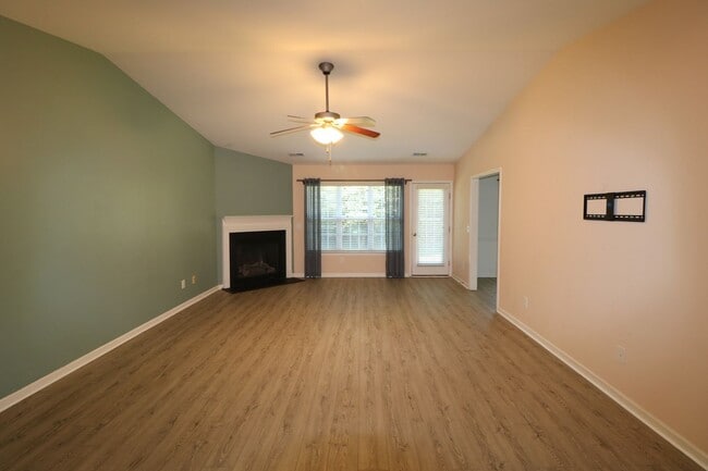 128 Dover Dr in King, NC - Building Photo - Building Photo