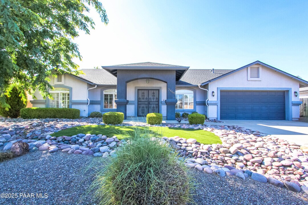 7454 Granite View in Prescott Valley, AZ - Building Photo