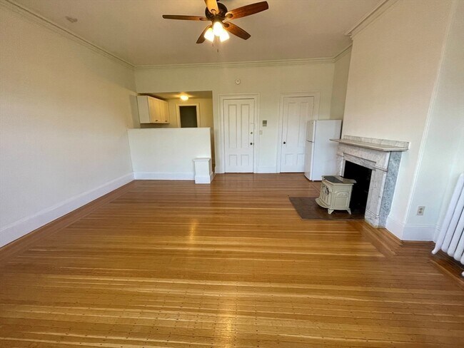 170 Marlborough St, Unit 9 in Boston, MA - Foto de edificio - Building Photo