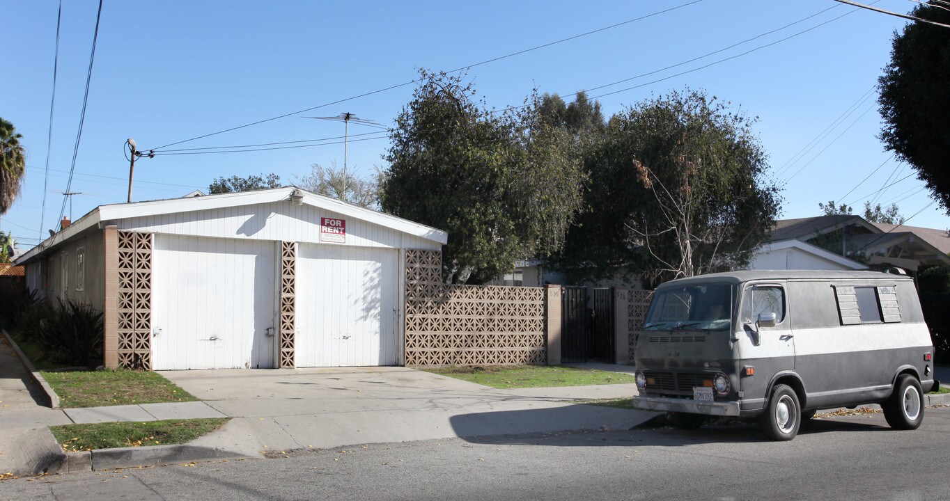 528 Cherry Ave in Long Beach, CA - Foto de edificio