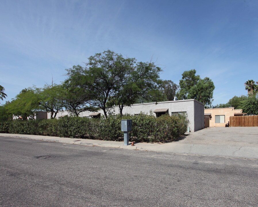 751-755 E Blacklidge Dr in Tucson, AZ - Foto de edificio