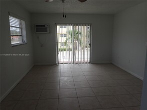 543 SW 37th Ave in Miami, FL - Building Photo - Building Photo