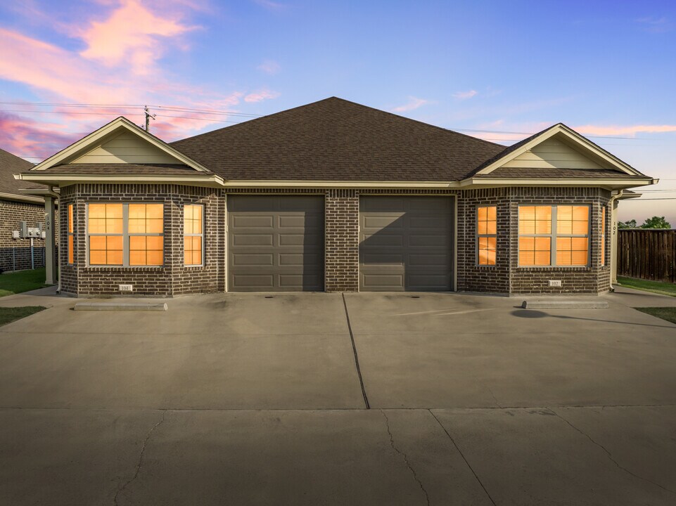 301 Panther Way in Hewitt, TX - Building Photo
