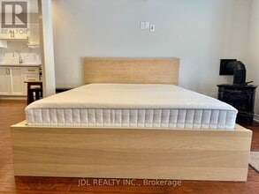 32 Bestview Crescent in Vaughan, ON - Building Photo - Building Photo