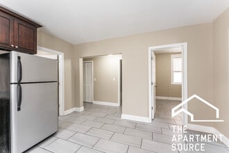 2618 N Harding Ave, Unit #G in Chicago, IL - Foto de edificio - Building Photo